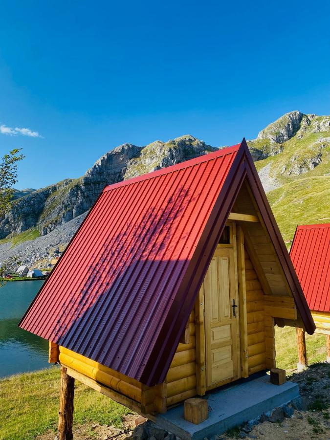 Kapetanovo Jezero Bungalov Bed and Breakfast Podgorica Buitenkant foto