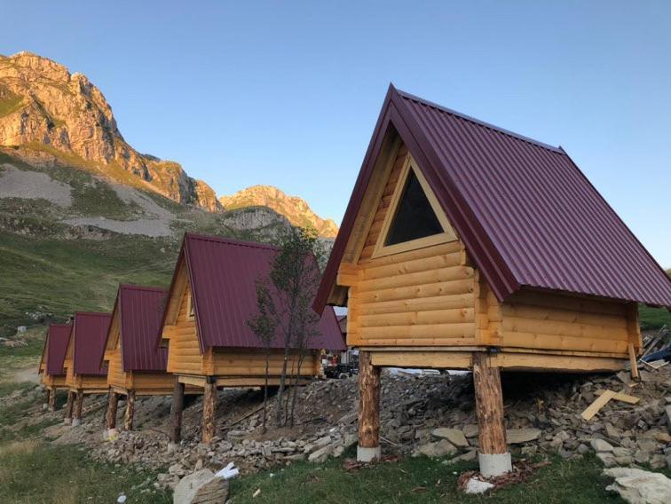 Kapetanovo Jezero Bungalov Bed and Breakfast Podgorica Buitenkant foto