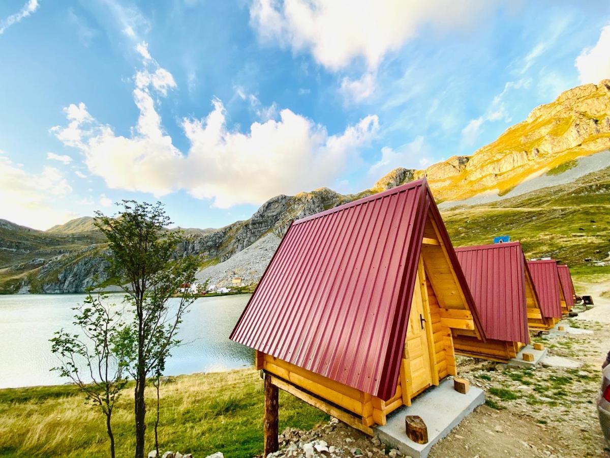 Kapetanovo Jezero Bungalov Bed and Breakfast Podgorica Buitenkant foto