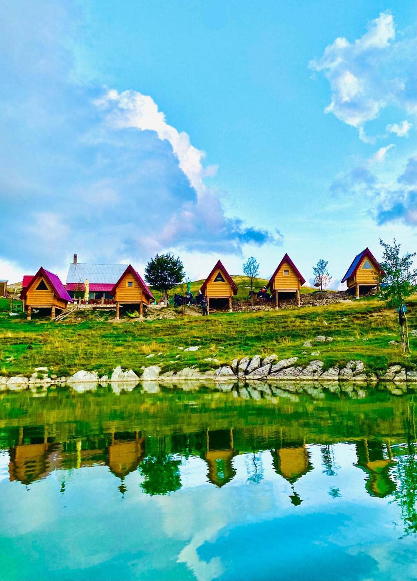 Kapetanovo Jezero Bungalov Bed and Breakfast Podgorica Buitenkant foto